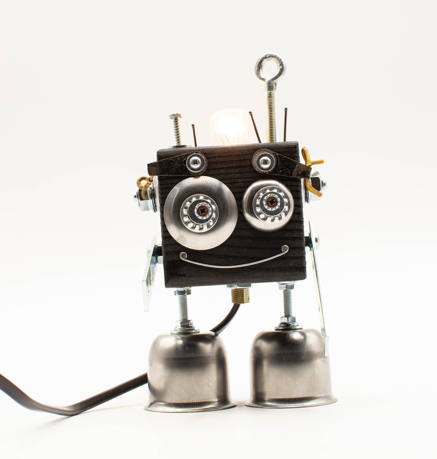 Robot lampada da tavolo in legno nero lampada da comodino, fatta a mano con materiali di recupero