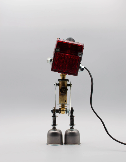 Robot lampada da tavolo fatta a mano