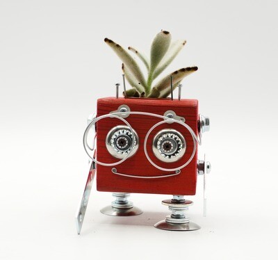 Vaso a forma di robot rosso. Porta pianta in legno fatto a mano