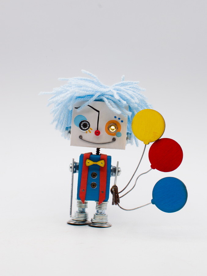 Luce di cortesia robot. Lampada di legno a batteria stile robot modello clown fatto a mano