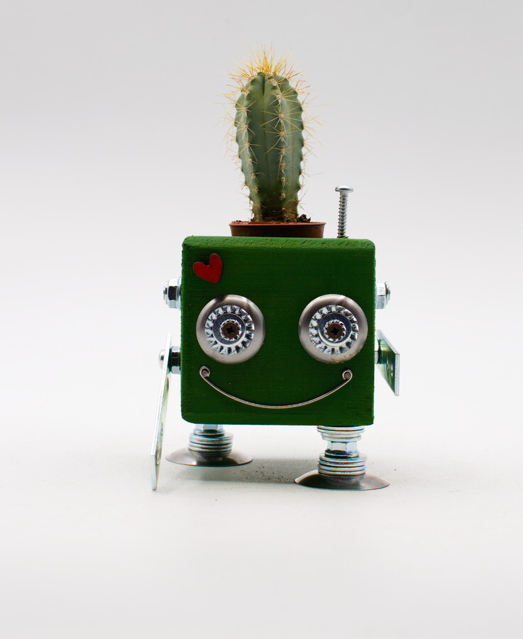 Vaso a forma di robot verde. Porta pianta in legno fatto a mano