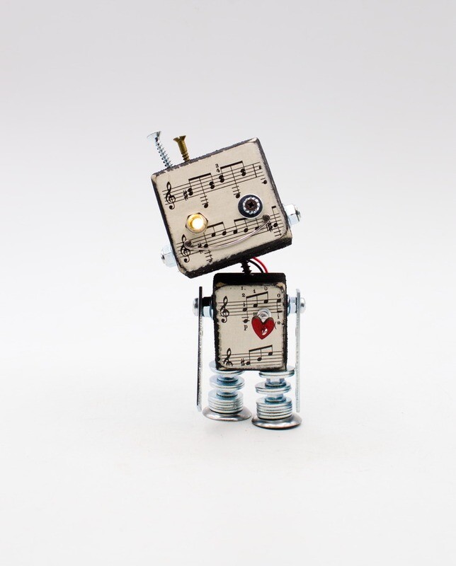 Luce di cortesia robot modello "NOTINI". Lampada di legno a batteria stile robot fatto a mano