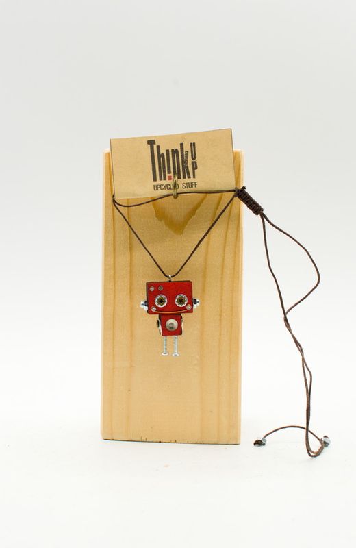 ciondolo robot in legno tagliato a laser. Collana pendente fatta a mano