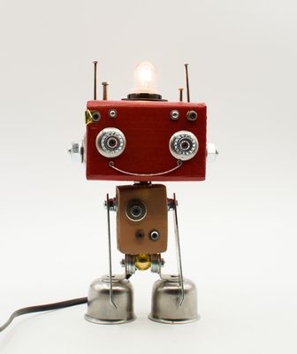 Robot lampada da tavolo in legno lampada da comodino, fatta a mano con materiali di recupero