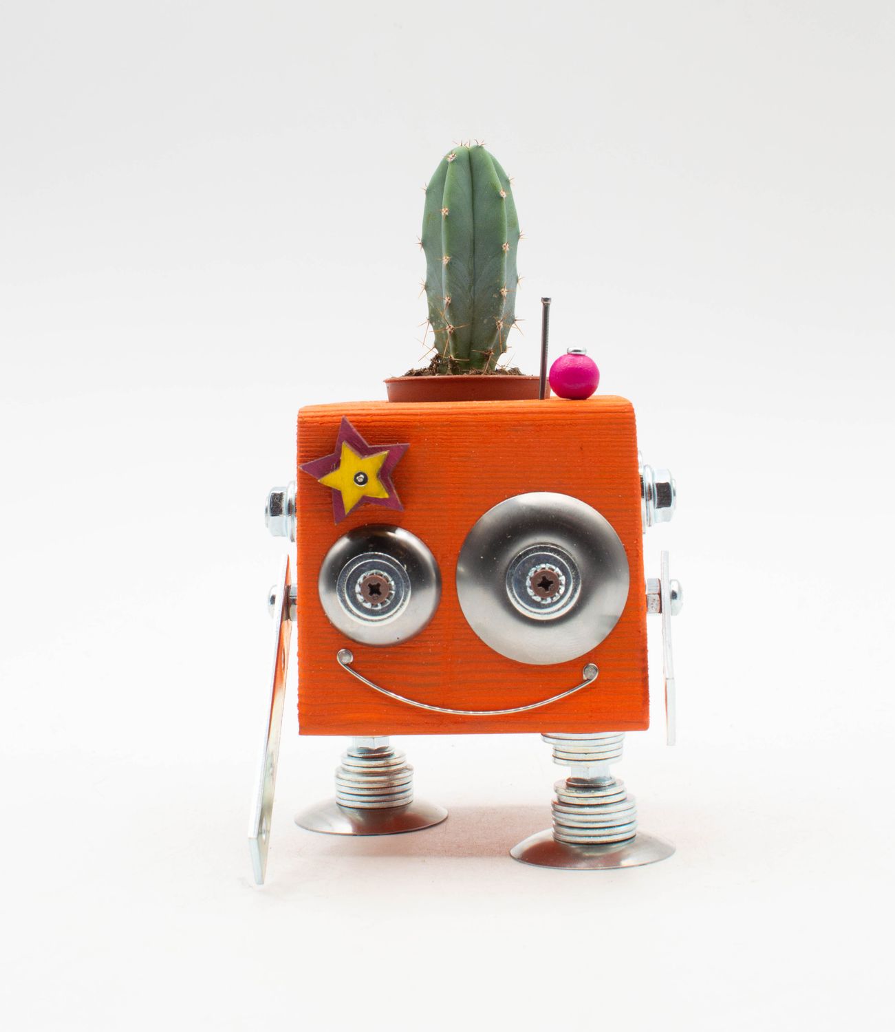 Vaso a forma di robot ARANCIONE. Porta pianta in legno fatto a mano Vaso a forma di robot ARANCIONE. Porta pianta in legno fatto a mano