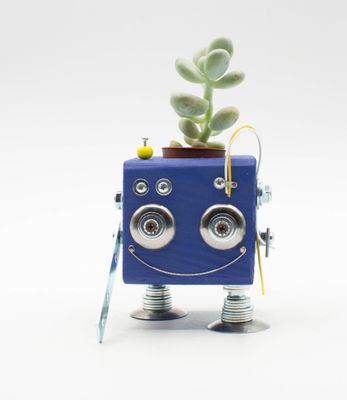 Vaso a forma di robot BLU. Porta pianta in legno fatto a mano Vaso a forma di robot BLU. Porta pianta in legno fatto a mano