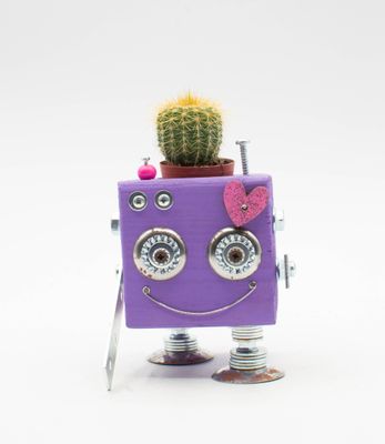 Vaso a forma di robot VIOLA. Porta pianta in legno fatto a mano Vaso a forma di robot VIOLA. Porta pianta in legno fatto a mano