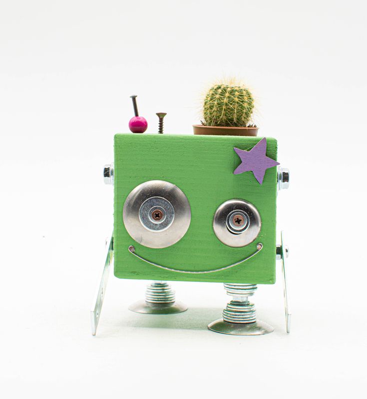 Vaso a forma di robot VERDE. Porta pianta in legno fatto a mano Vaso a forma di robot VERDE. Porta pianta in legno fatto a mano