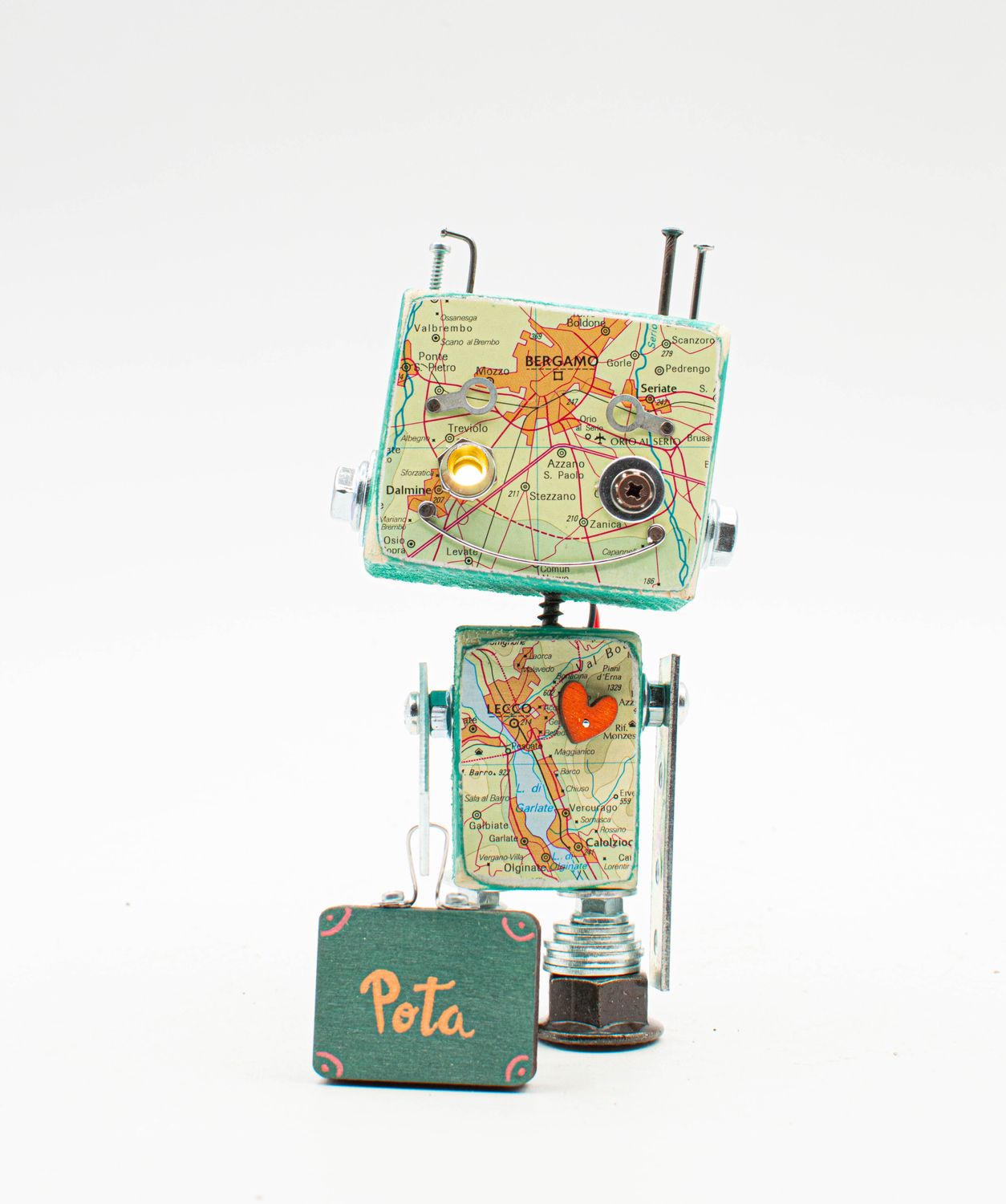 Luce di cortesia robot. Lampada di legno a batteria stile robot modello VIAGGIATORE "Pota" fatto a mano