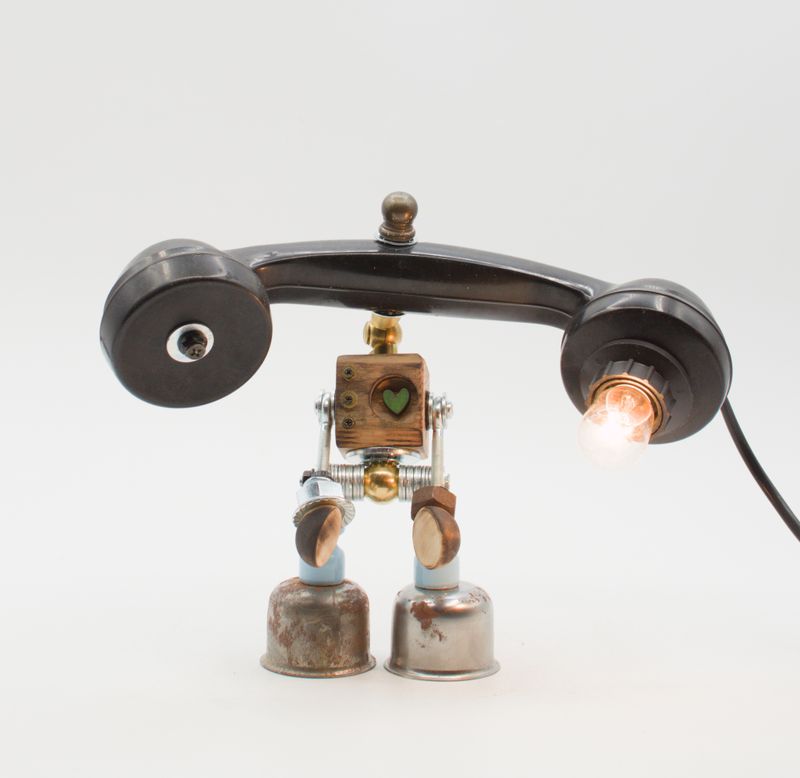 Robot lampada da tavolo stile Robot lampada da tavolo stile "TELEFONO" fatta a mano