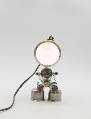 Robot lampada da tavolo stile Robot lampada da tavolo stile "FANALE" fatta a mano