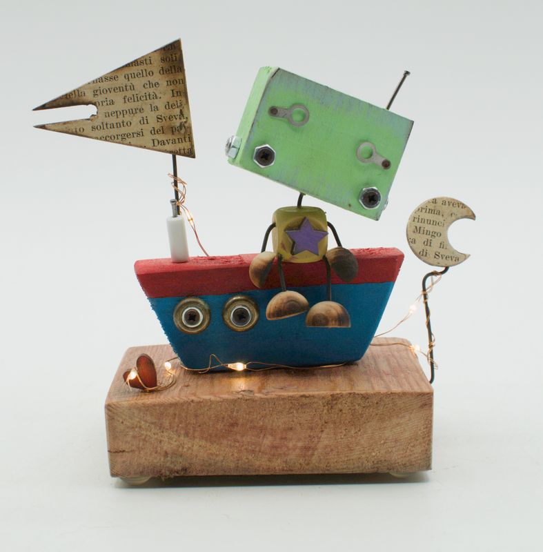 DIORAMA scultura luminosa. Lampada di legno a batteria stile robot fatto a mano