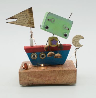 DIORAMA scultura luminosa. Lampada di legno a batteria stile robot fatto a mano