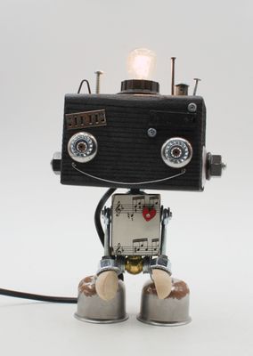 Robot lampada da tavolo in legno lampada da comodino, fatta a mano con materiali di recupero Robot lampada da tavolo in legno lampada da comodino, fatta a mano con materiali di recupero