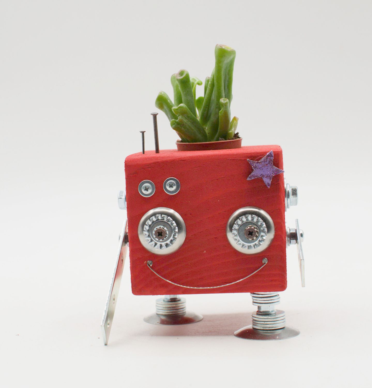 Vaso a forma di robot ROSSO. Porta pianta in legno fatto a mano