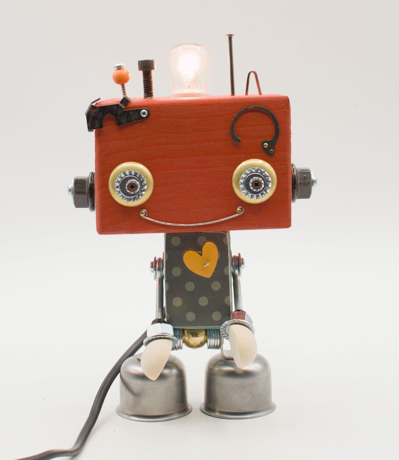 Robot lampada da tavolo in legno lampada da comodino, fatta a mano con materiali di recupero Robot lampada da tavolo in legno lampada da comodino, fatta a mano con materiali di recupero