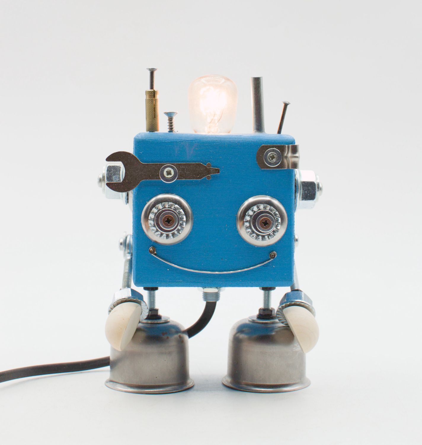 Robot lampada da tavolo in legno AZZURRA lampada da comodino, fatta a mano con materiali di recupero