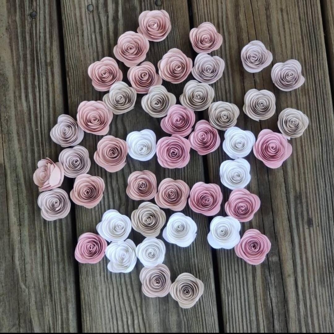 25 Pink, Blush, & White Rolled Paper Flowers