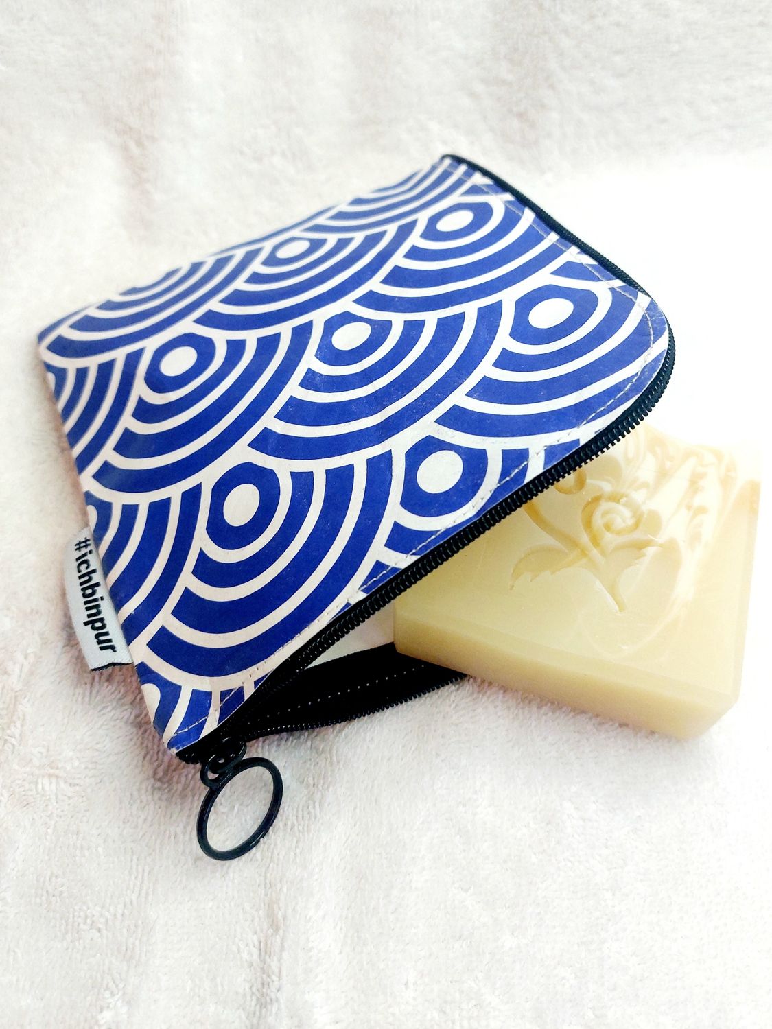 Seifentasche IchbinPur - mit Reisverschluss - Japanische Welle blau Seifentasche IchbinPur - mit Reisverschluss - Japanische Welle blau