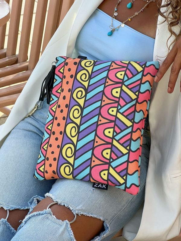 Lively  Clutch