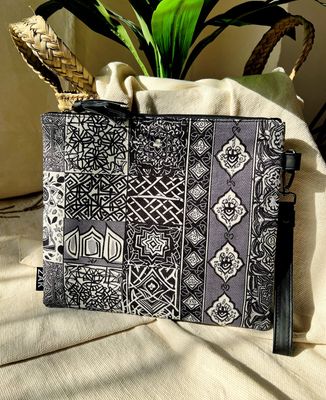Turath ~ تراث Clutch