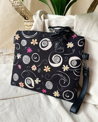 Charmy Clutch