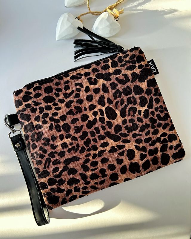 Leopard Clutch