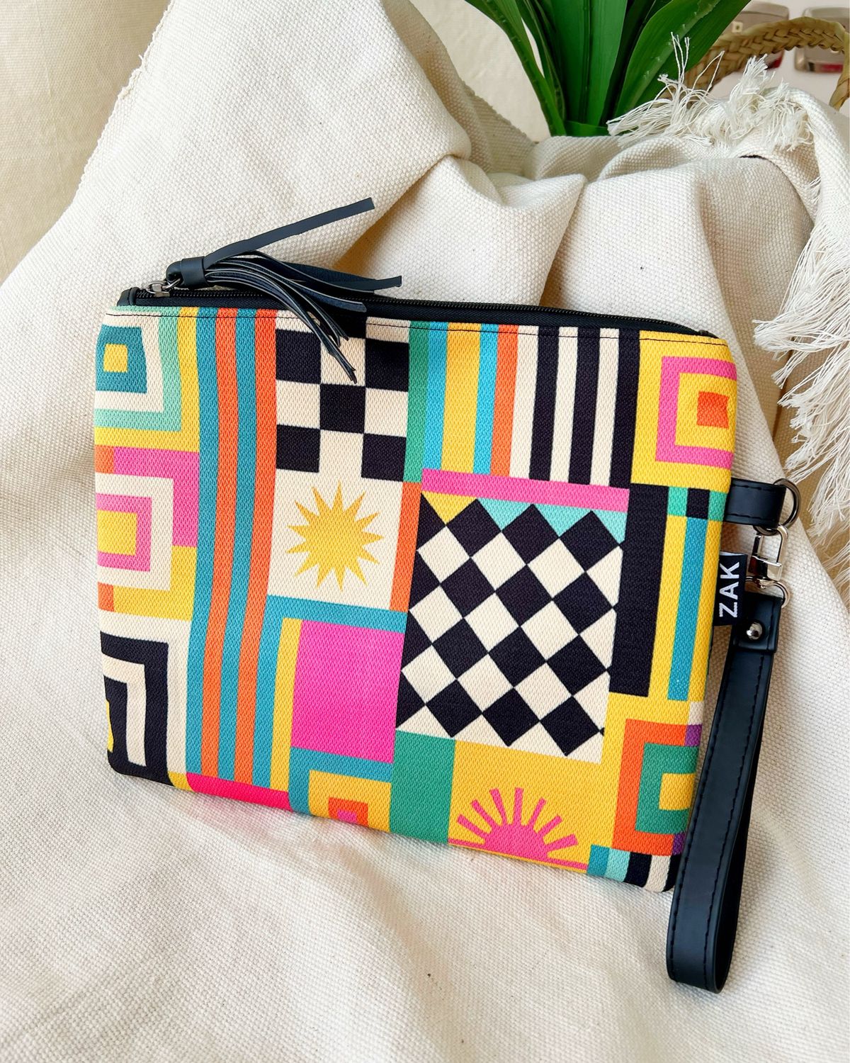 Groovy Clutch
