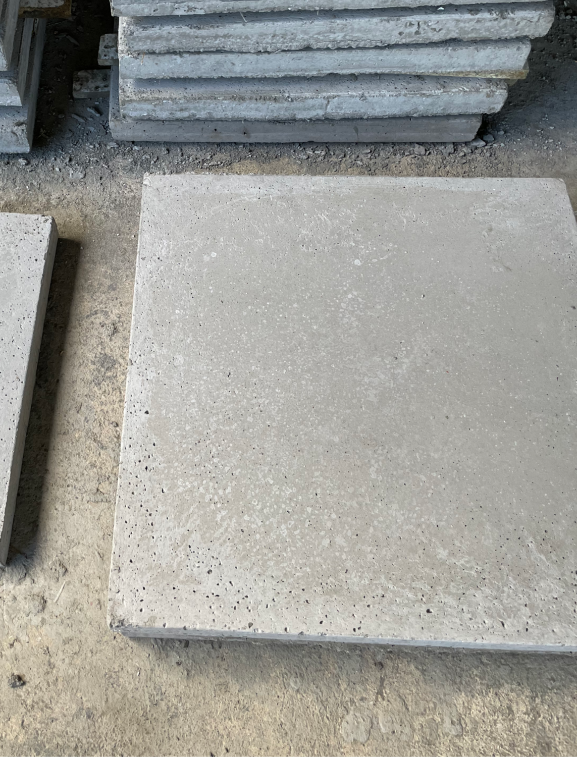 dalle carre 50x50x5cm