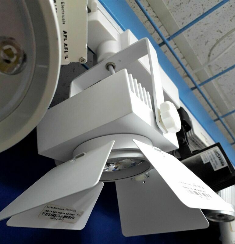 TRACK LIGHT