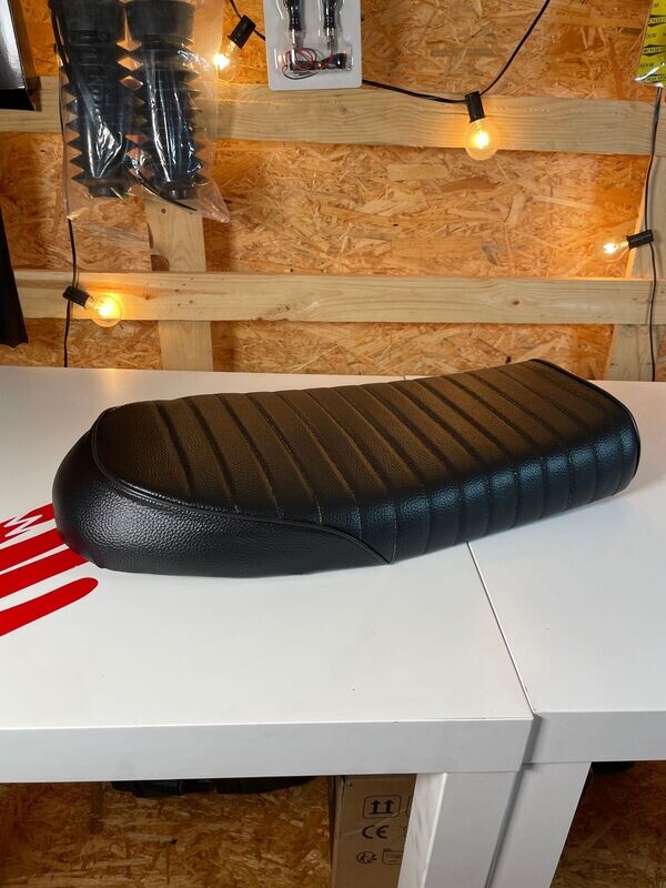 Asiento café Racer/scrambler universal negro