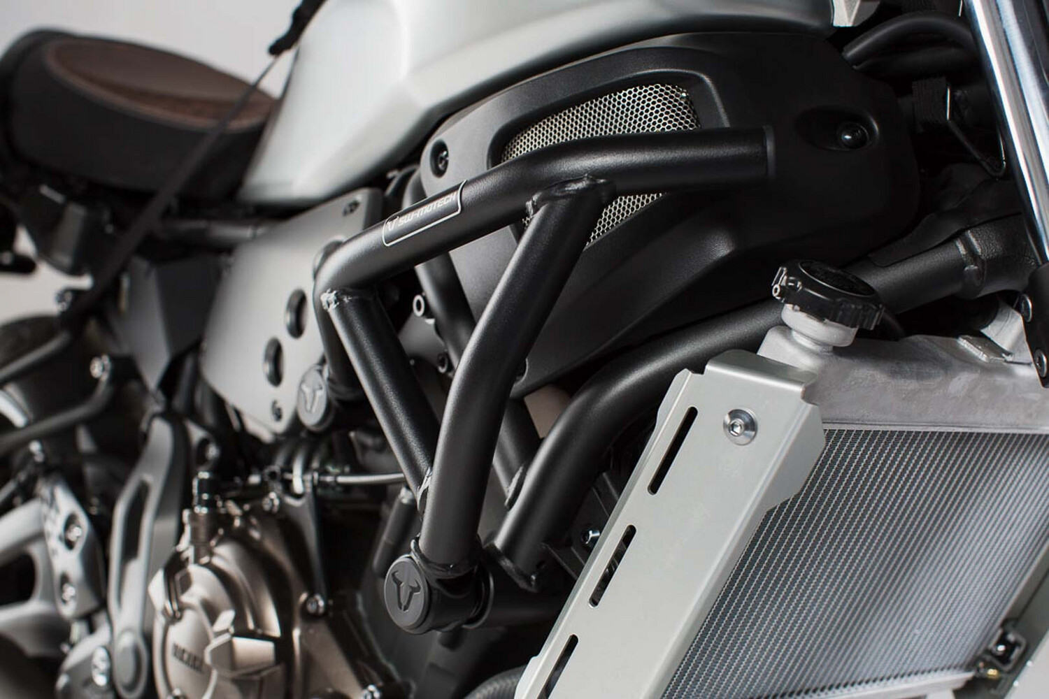 KIT DEFENSAS MOTOR XSR 700
