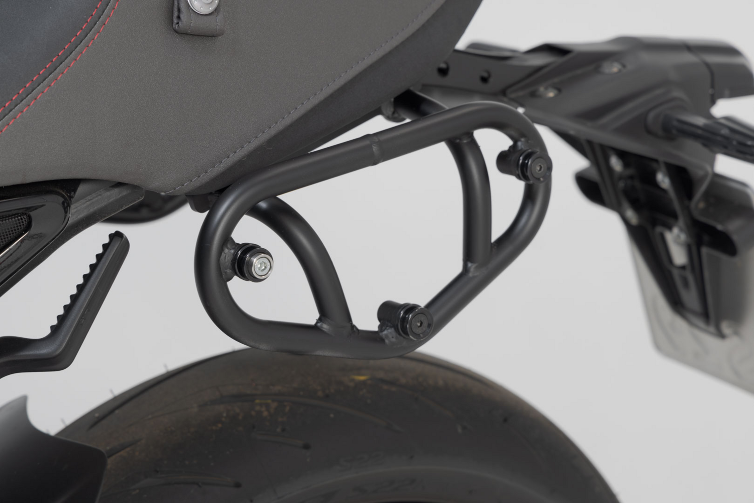 SET DE SOPORTES LATERALES XSR 900