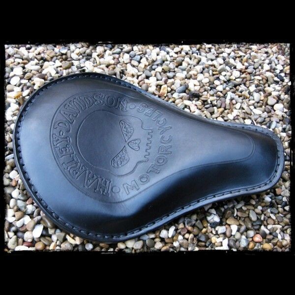 ASIENTO UNIVERSAL HARLEY DAVIDSON SKULL BLACK