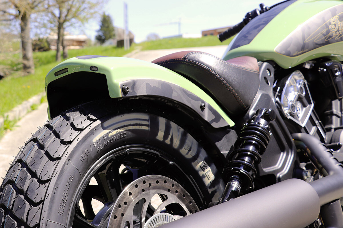 Guardabarros trasero Bobber con luces y  sin pintar para Indian Scout