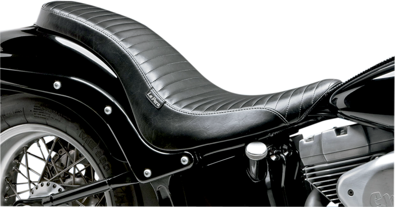 06-17 Softail-  Asiento LE PERA  Cobra largo completo