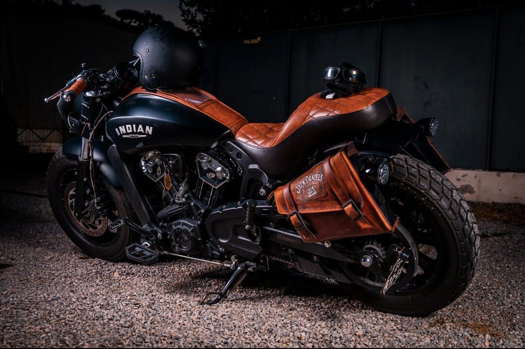 15-24 INDIAN SCOUT- Alforja marrón piel Jack Daniel's