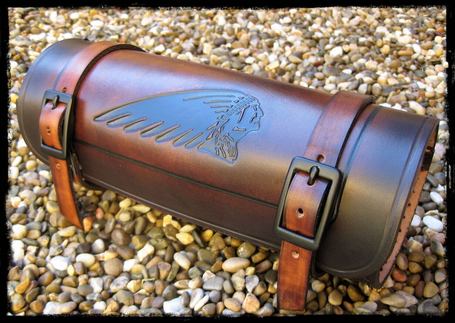 15-24 INDIAN SCOUT- Bolsa de herramientas rulo marrón piel