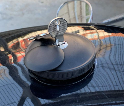 Tapón de depósito gasolina con llave para XL desde el 86 hasta la actualidad.