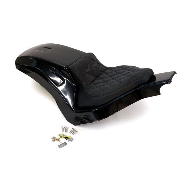 18-24 Softail- Guardabarros para UNA PLAZA con asiento Cult-Werk, Softail wide fender kit 'Racing'. Solo seat