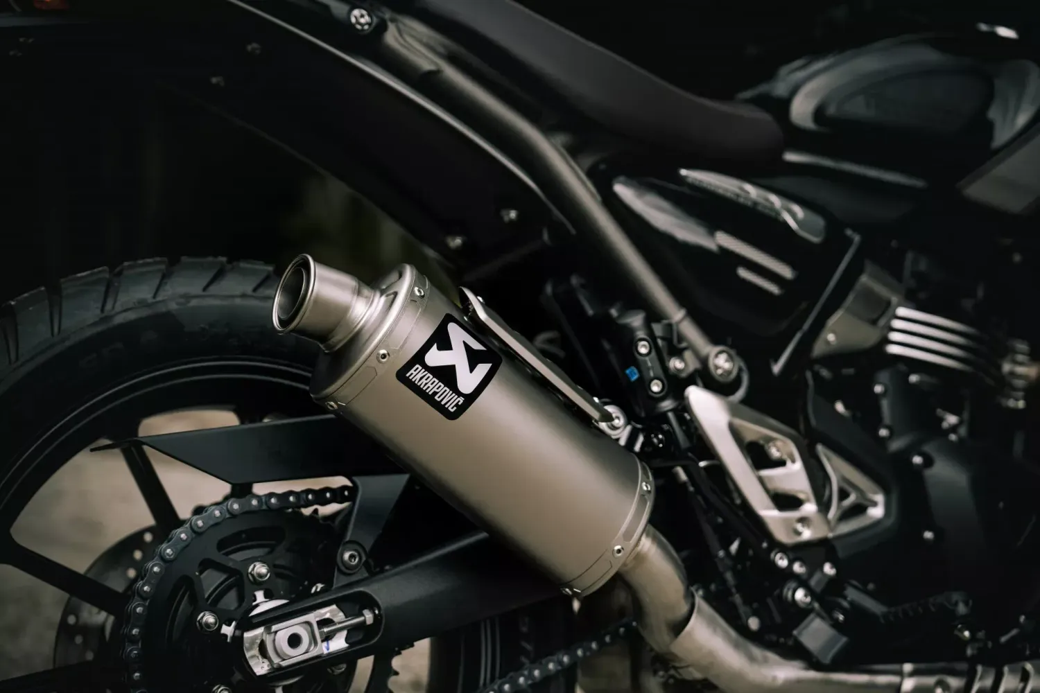Silenciador Slip On Akrapovic HOMOLOGADO Titanium Line para Triumph Scrambler 400X 2024
