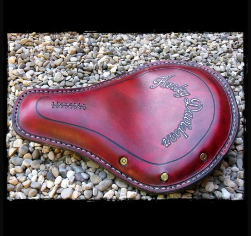 Asiento Universal monoplaza  Harley Davidson Rojizo