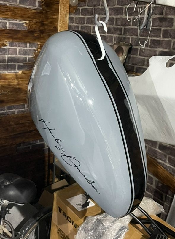1983-2022 XL- Carcasa funda cubre depósito de gasolina Gris con Firma brillo para todos los años y modelos de XL Sportster