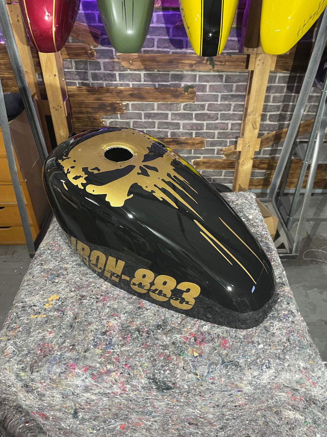 1983-2022 XL- Carcasa funda cubre depósito de gasolina Punisher Dorado Brillo para todos los años y modelos de XL Sportster