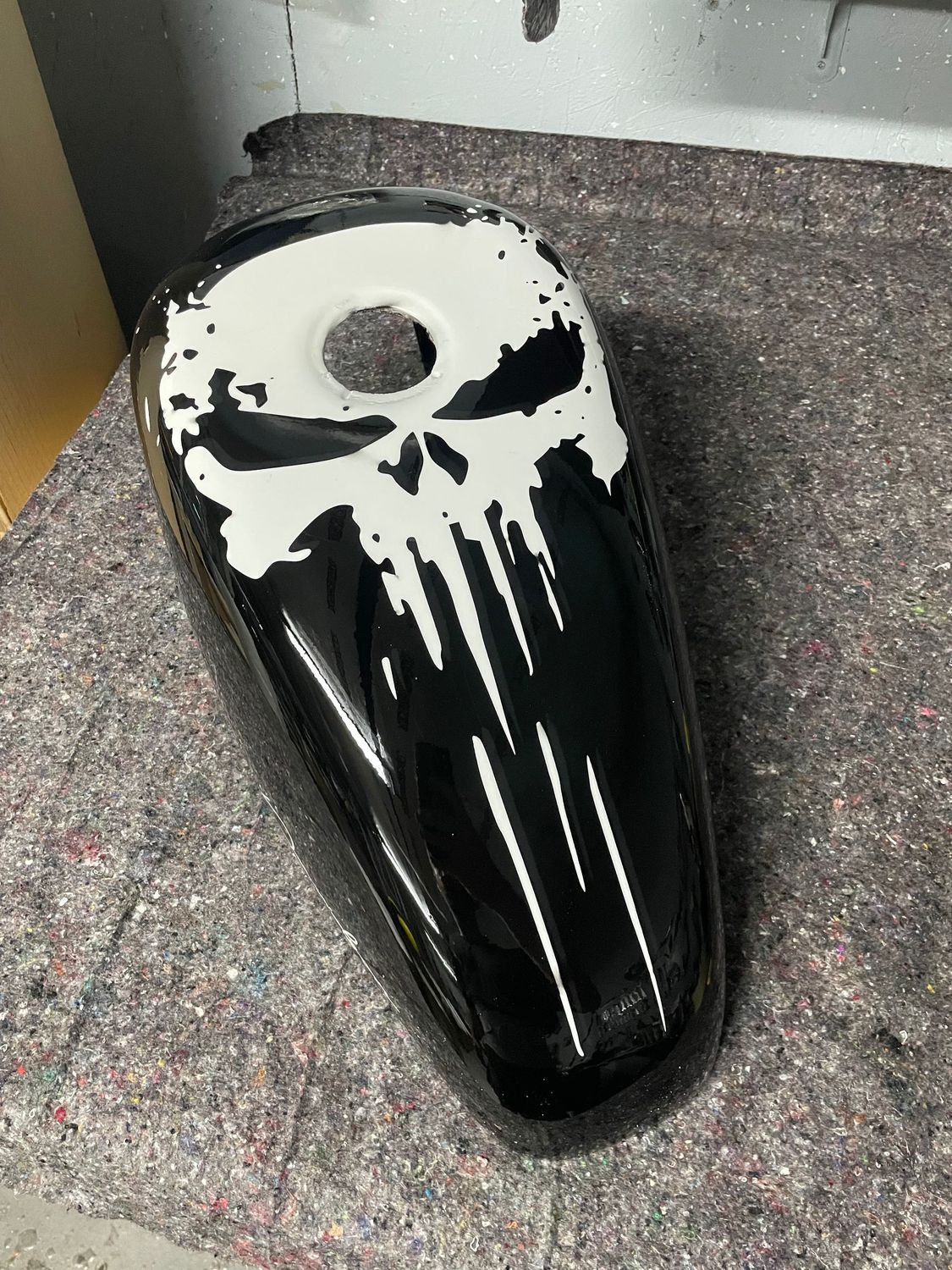 1983-2022 XL- Carcasa funda cubre depósito de gasolina Punisher Blanco brillo para todos los años y modelos de XL Sportster