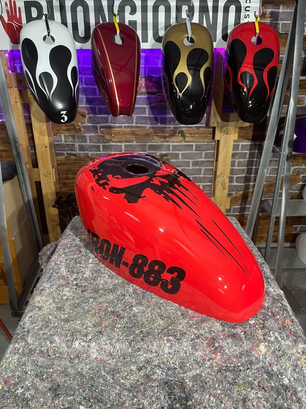 1983-2022 XL- Carcasa funda cubre depósito de gasolina Calavera Punisher rojo 883 para todos los años y modelos de XL Sportster