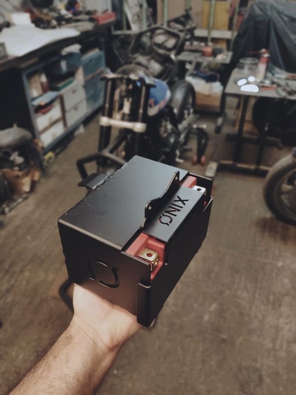 Caja batería bajo motor Para Bmw R100,  R80, R65 y R65