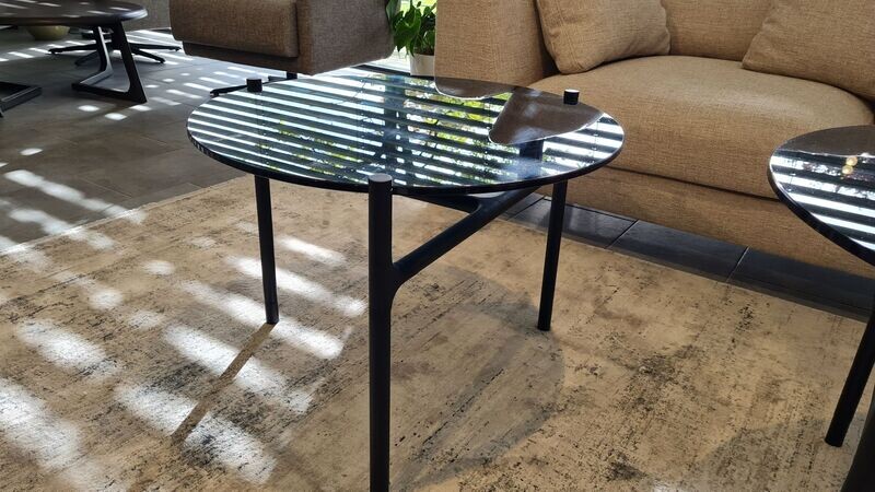 PG22 Coffee Table, Modell D`NIZ Glas, NEU! PG22 Coffee Table, Modell D`NIZ Glas, NEU!