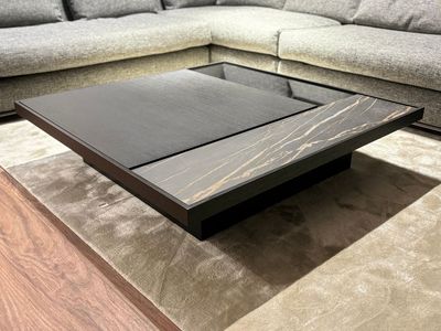 PG22 Tisch Modell Crate, Eichenholz schwarz, NEU!