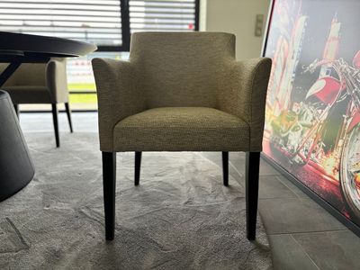 PG22 Stuhl Modell Austin in Stoff beige
